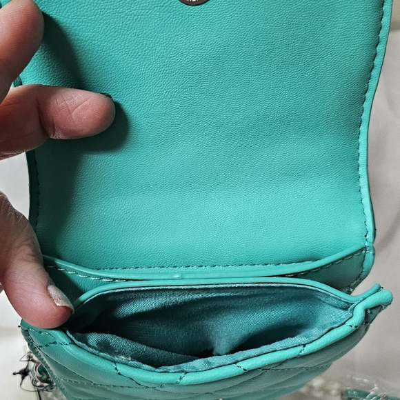 Badgley  Mischka Women's crossbody wallet-phone case - Picture 6 of 8